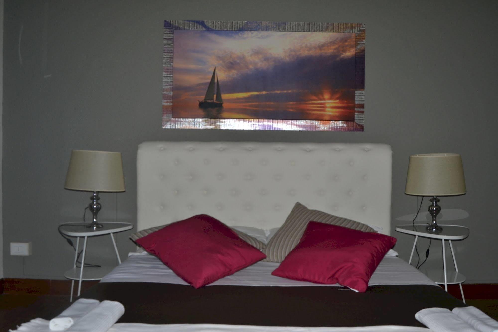 Central Avenue B&B Болонья Экстерьер фото